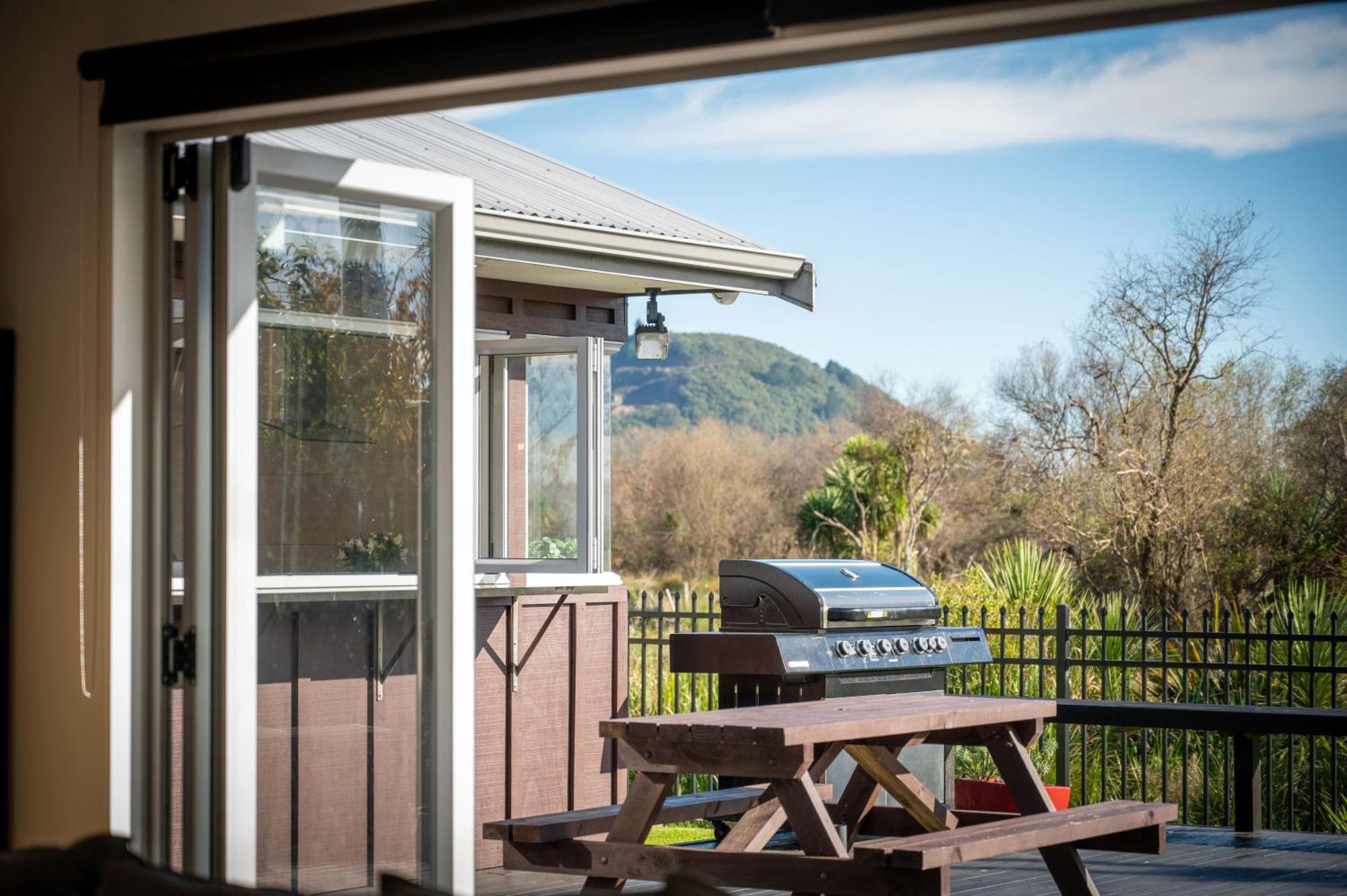 Zodiac Bay Lake Retreat Rotorua Luaran gambar